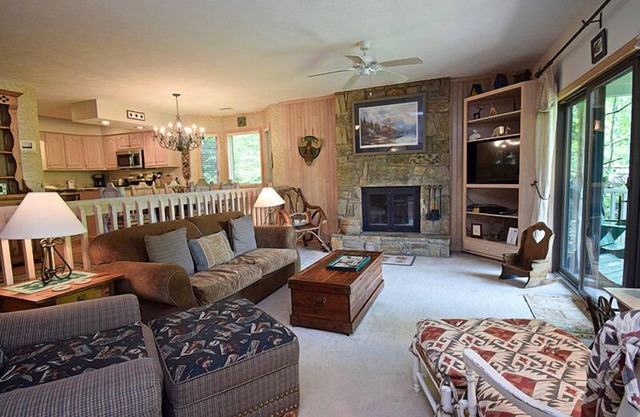 Aspen 3 | Fireplace, Restaurant, Pool, Spa