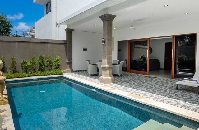 Aster Villa, Brand New 3 Bedroom in Legian, En-Closed living room with AC