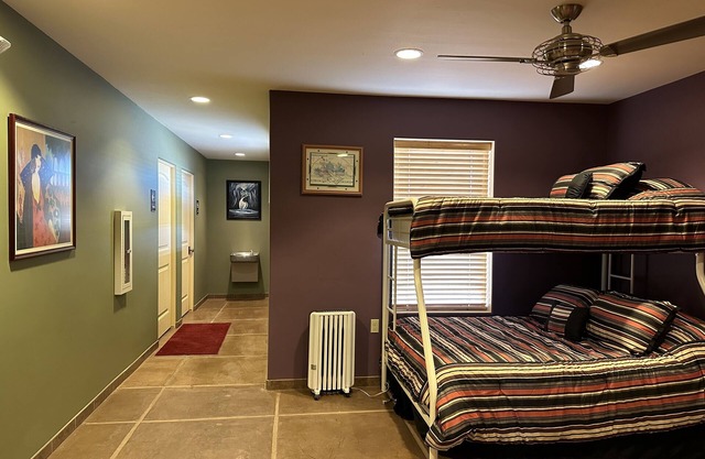 Astronomers Birders Hikers Portal Rodeo Lodging, Fly in Option 3 bedrooms