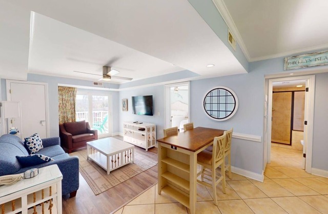 At the Beach 1 Bedroom 1 Bath Summer House 1st Flr