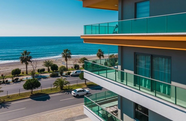 AT THE SEASHORE COZY APARTMENT WITH FULL ACTIVITY