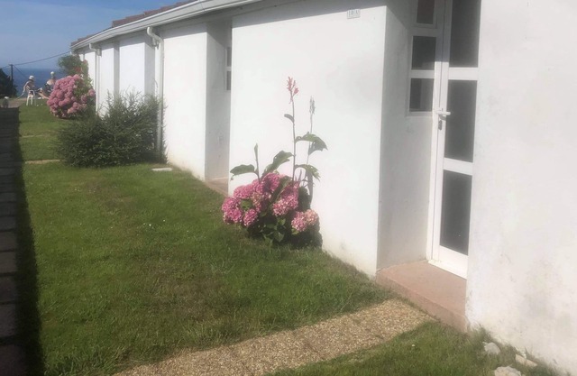 Attached bungalow/Small bungalow/Small cottage