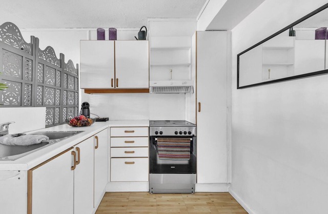 Attractive 2 Rooms Apartment Centrally Located