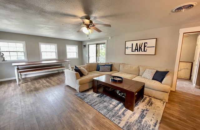 Atwood Lake Large Family Retreat