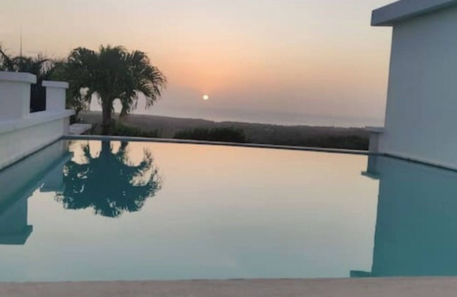 Atypical villa with panoramic ocean view