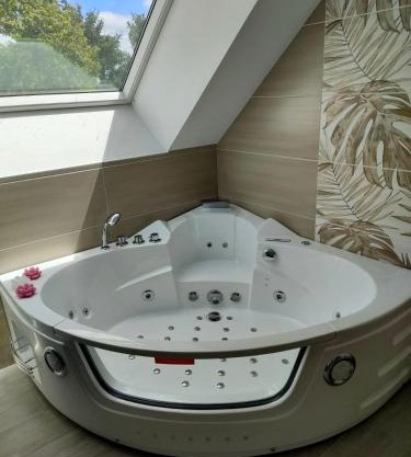 AU BON ACCUEIL A PORCARO AVEC ACCES au SPA EN ILLIMITE