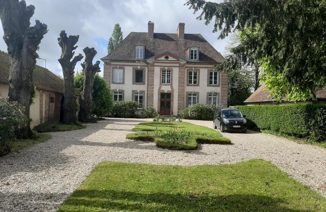 AU MANOIR DE LA BARRE