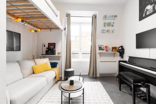 Au Pas de Bouffay, perched nest, medieval quarter