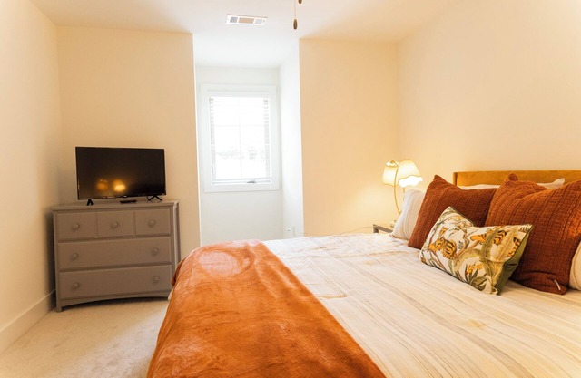 Auburn Eye of the Tiger House