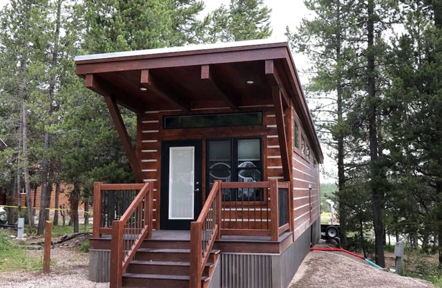 Aug & Sept dates available-Tiny Cabin-22 mi to YNP-Island Park