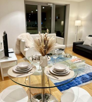 Auracasa 2 bed O2 Canning suite