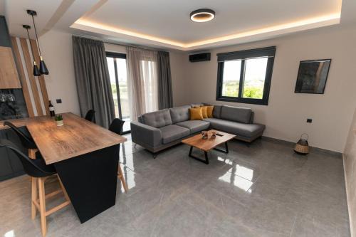 Aurora Apart 5 Sea view suite near the beach