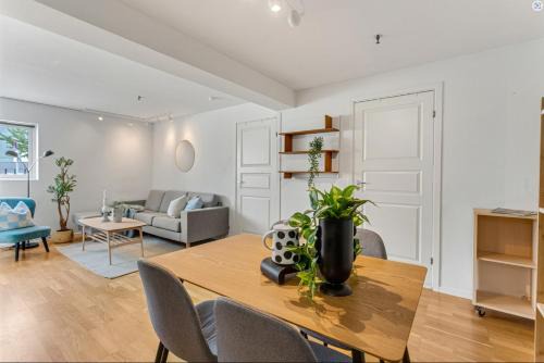Aurora Horizon Apartments Entire2-Bedroom Apartment with Private Entrance Near Tromsø City Centre