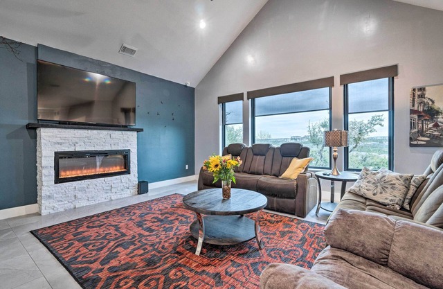 Austin Vacation Rental: 2 Mi to Lake Travis!