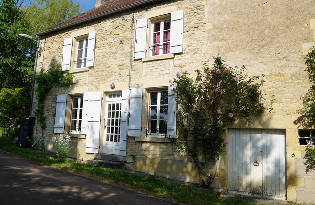 Authentic country house in Tannay with garden