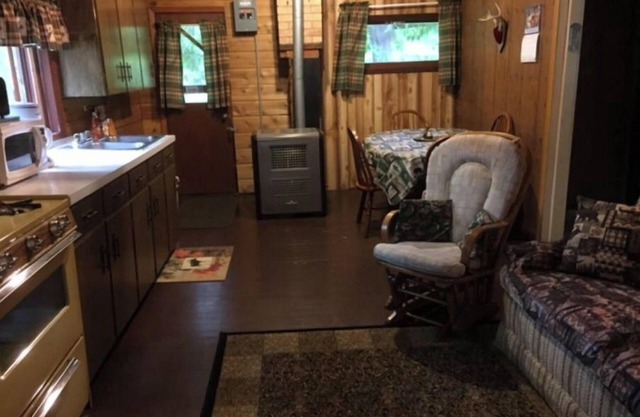 Authentic Log Cabin Pet Friendly Northshore Bay Resort