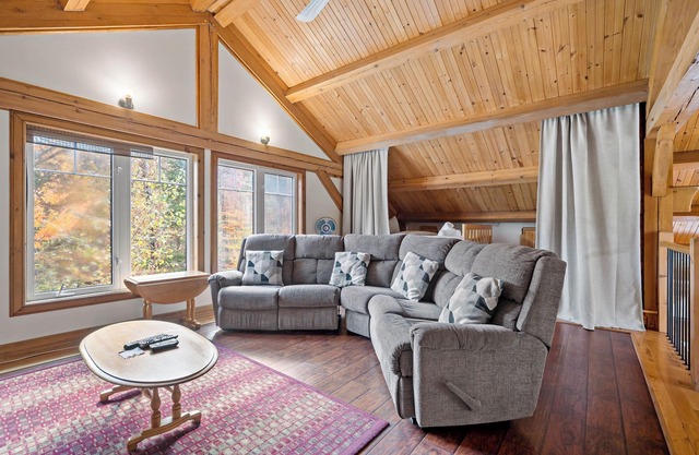 Authentik chalet - Hot tub, Kayaks and lake superior access/#301372