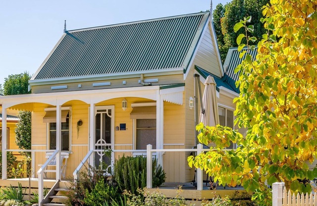 Autumn Beauty - Country Cottage 7