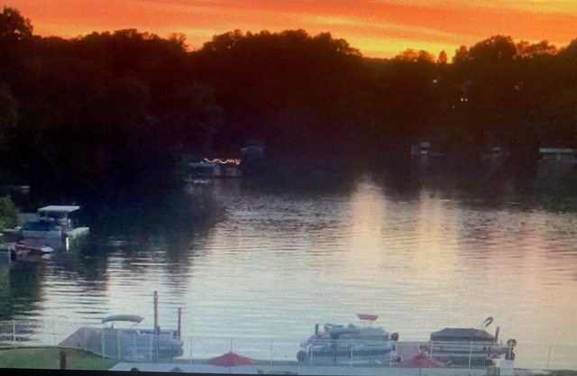 Autumn leaves, Relaxing atmosphere,Resturants with entertainment Enjoy!