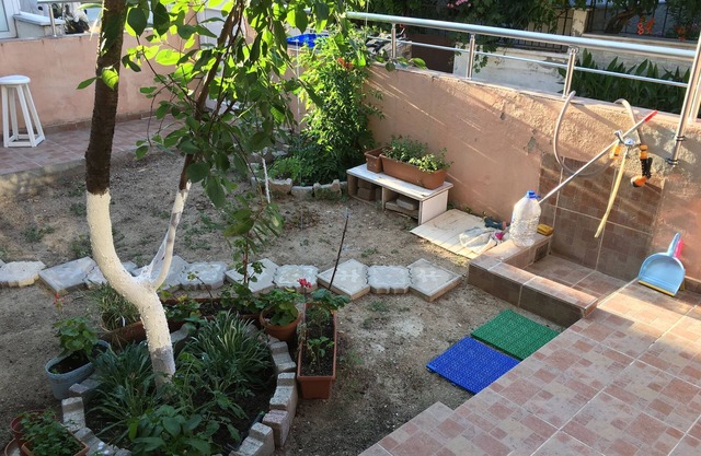 AVŞA ADASINDA 8 KİŞİLİK 3+1 135 METREKARE ÜST KAT EV