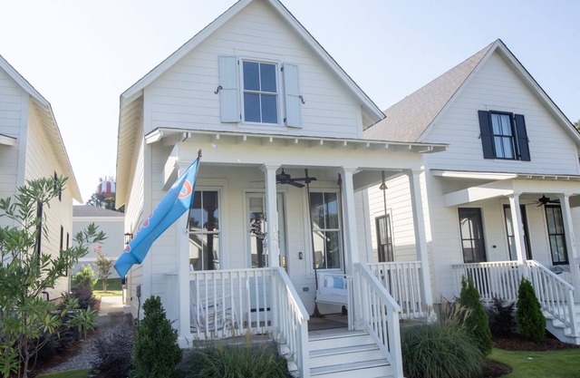 Available GA State Charming new construction 2-bedroom The Lamar.