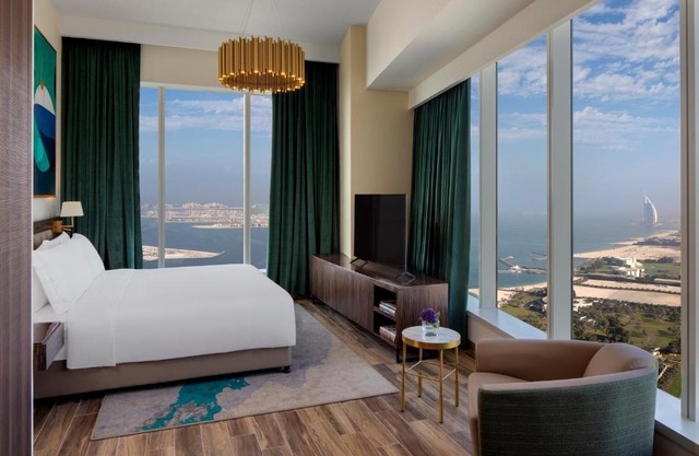 Avani Plus Palm View Dubai Hotel & Suites