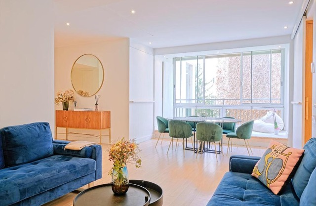 Avenue Montaigne - Prestigieux 2BR