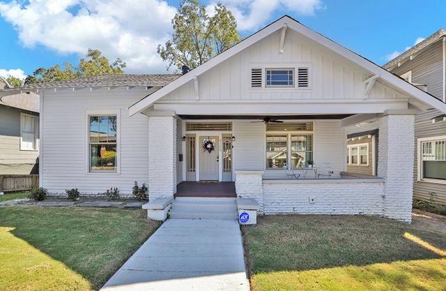 Avondale Charmer-Comfort & Style