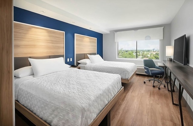 Awesome Find! 2 Roomy Units, Close to Frost Park and Tigertail Lake Park!