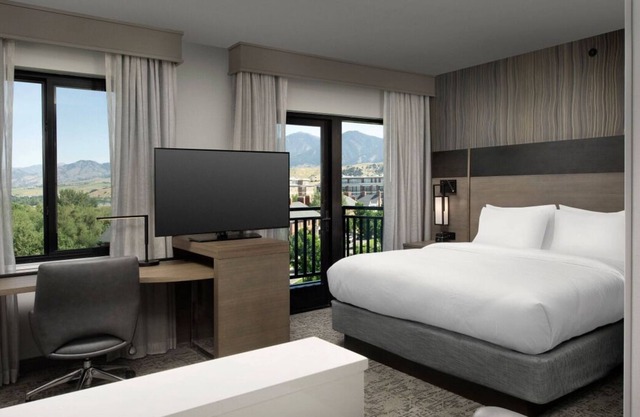 Awesome Find! 2 Spacious Units, FREE Bfast, Pool, Short Drive to Josephine Park!