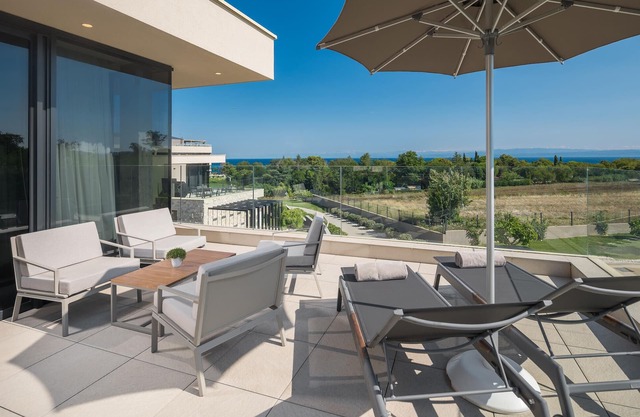 Awesome home in Crveni Vrh with WiFi