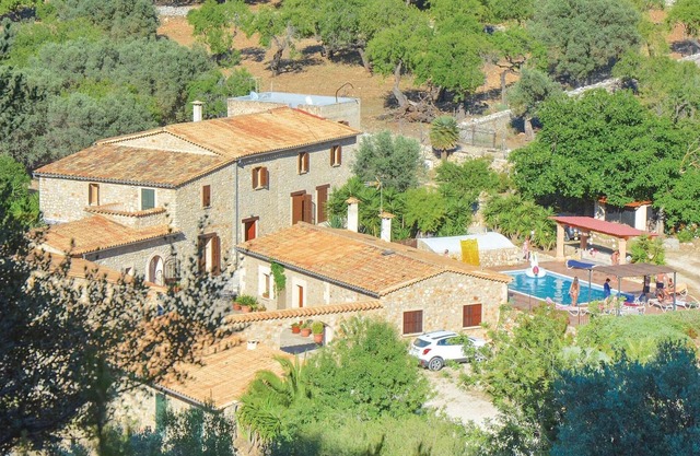 Awesome home in Estellencs