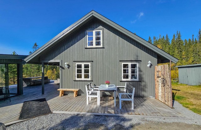 Awesome home in Hjartdal with kitchen