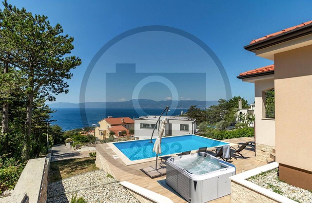 Awesome home in Kostrena