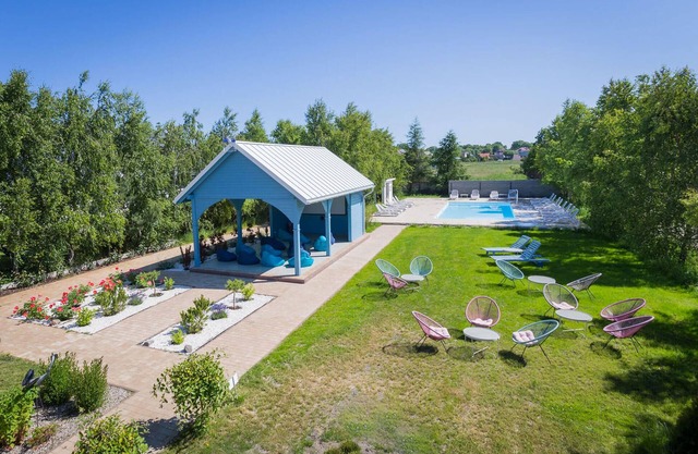Awesome home in Nowecin with kitchen