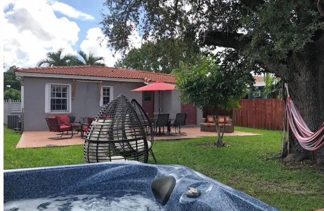 Awesome House With Jacuzzi in the Heart of Miami