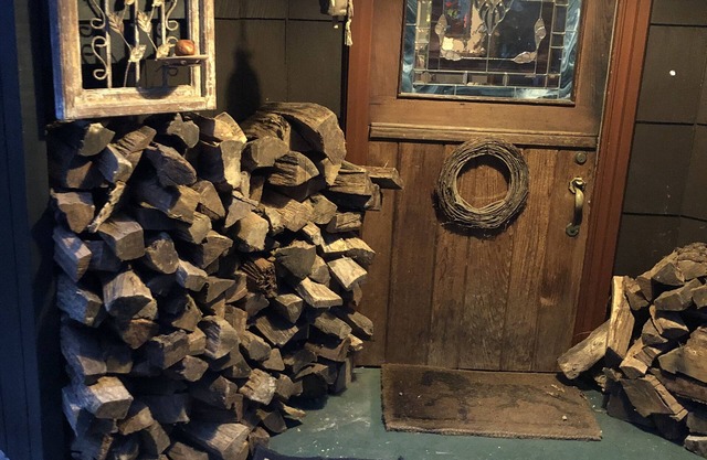 Awesome views, Eclectic, charming cottage