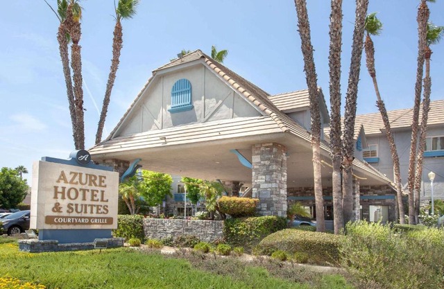 Azure Hotel&Suites Ontario Trademark Collection by Wyndham