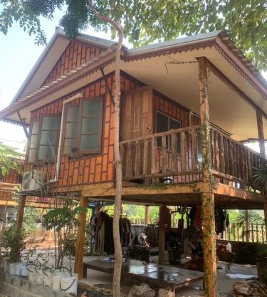 Baan Thiw Thung near the bus station Free pick-up