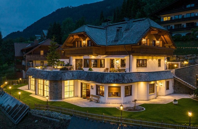 Bad Kleinkirchheim Lush and Spacious Villa with Indoor Pool and Wellness - Seven Bedroom Villa