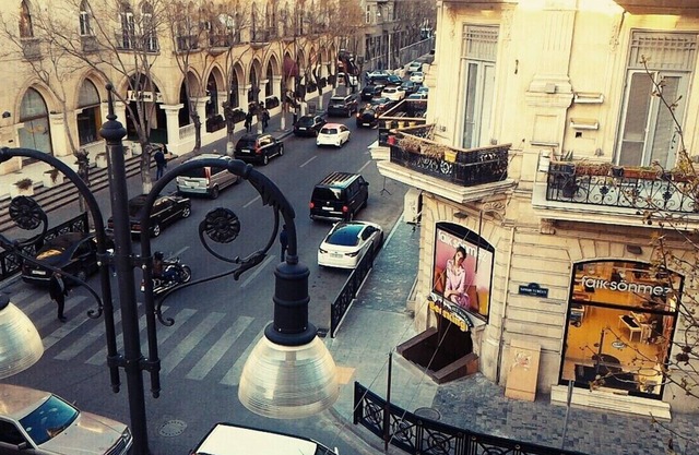 Baku Apartment! City Center! Big and Cozy Place!