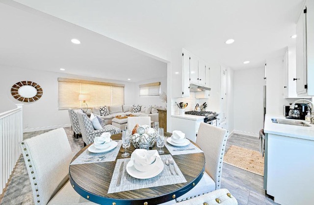 Balboa Island Diamond Resort Compound