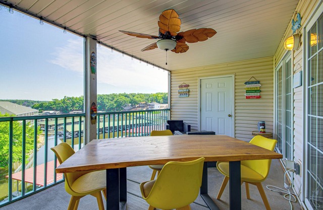 Balcony w/Marina Views: Lake Ozark Hideaway!