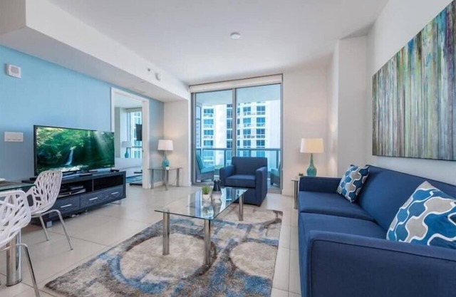 Balcony w/Partial Ocean Views | Work Desk + Wi-Fi | Pool+ Hot Tub | Gym