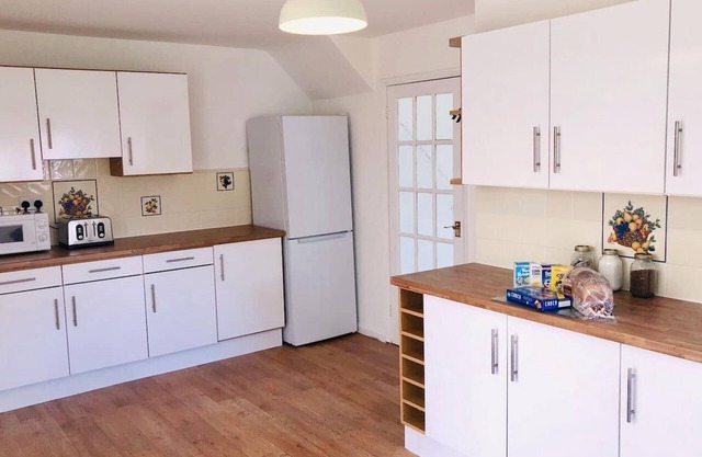 Balderton Lodge ** Sleeps 9 **