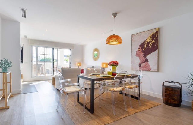 Banús, Villa Marina, Beachfront Complex!