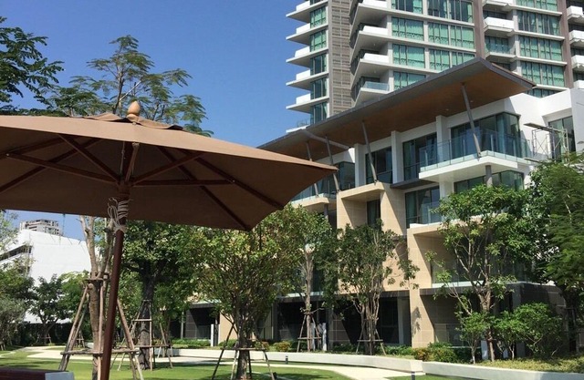 Bangkok Riverside view apartment with terrace, swimming pool and fitness