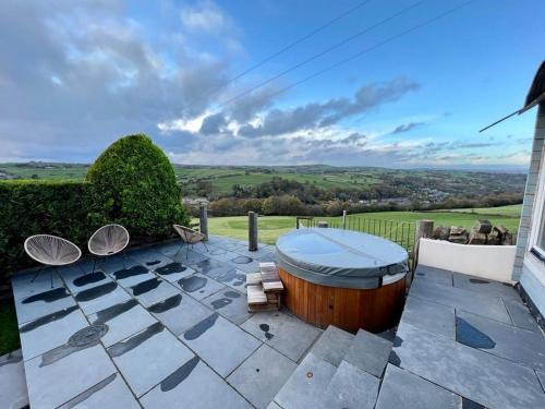 Bank View next to the Fleece Countryside Inn