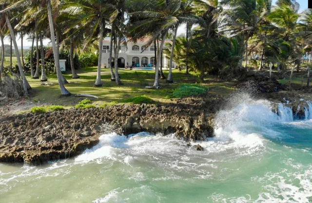 Baoba Breeze Bed & Breakfast- beachfront paradise