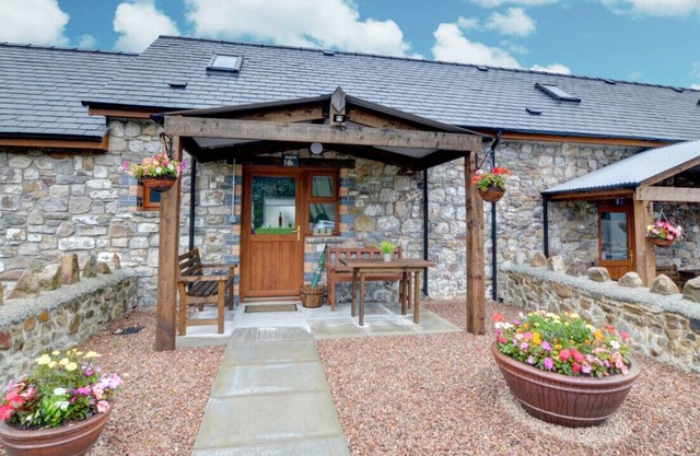 Barn 1 - Sheep - Two Bedroom House, Sleeps 4